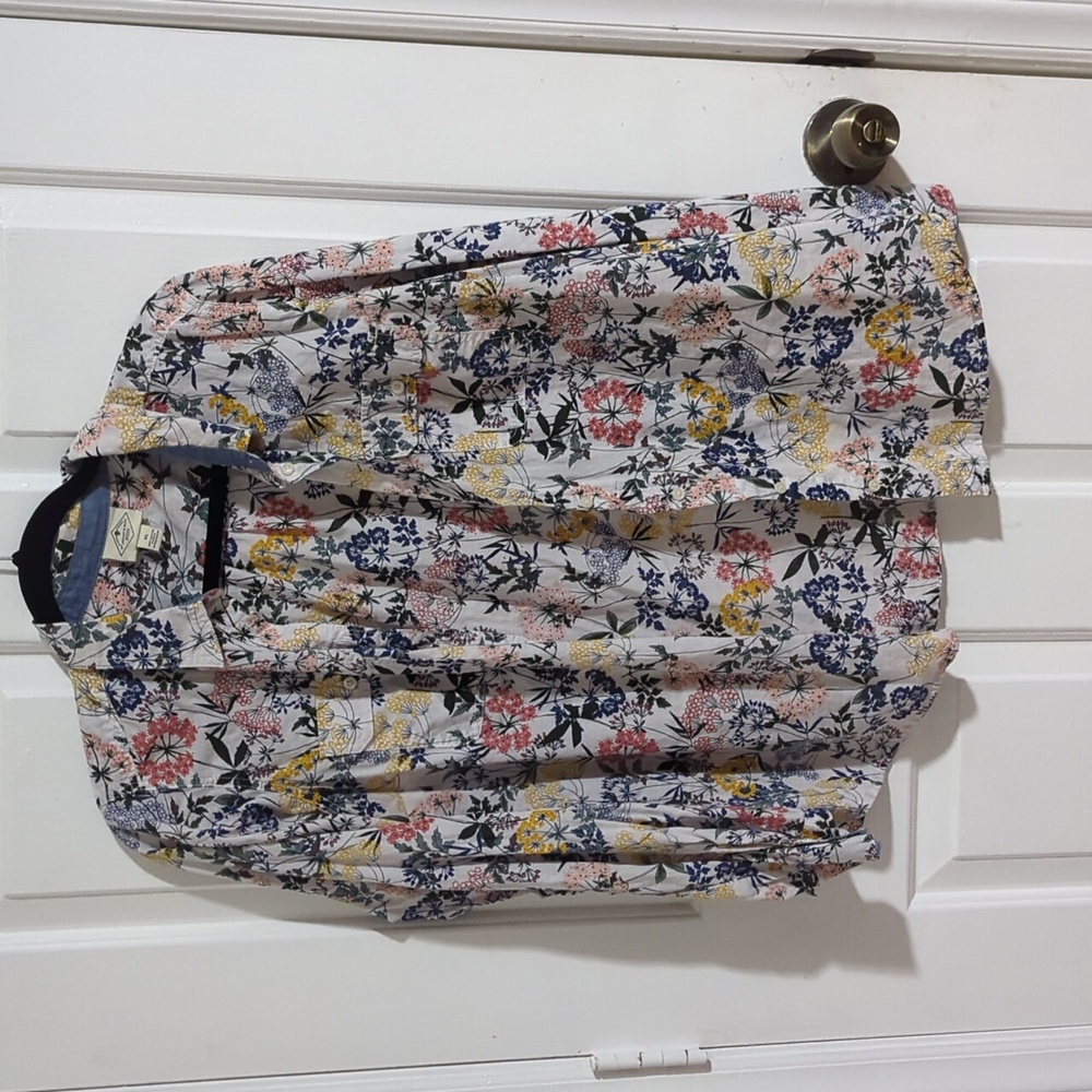 Floral long sleeve st johns bay button up